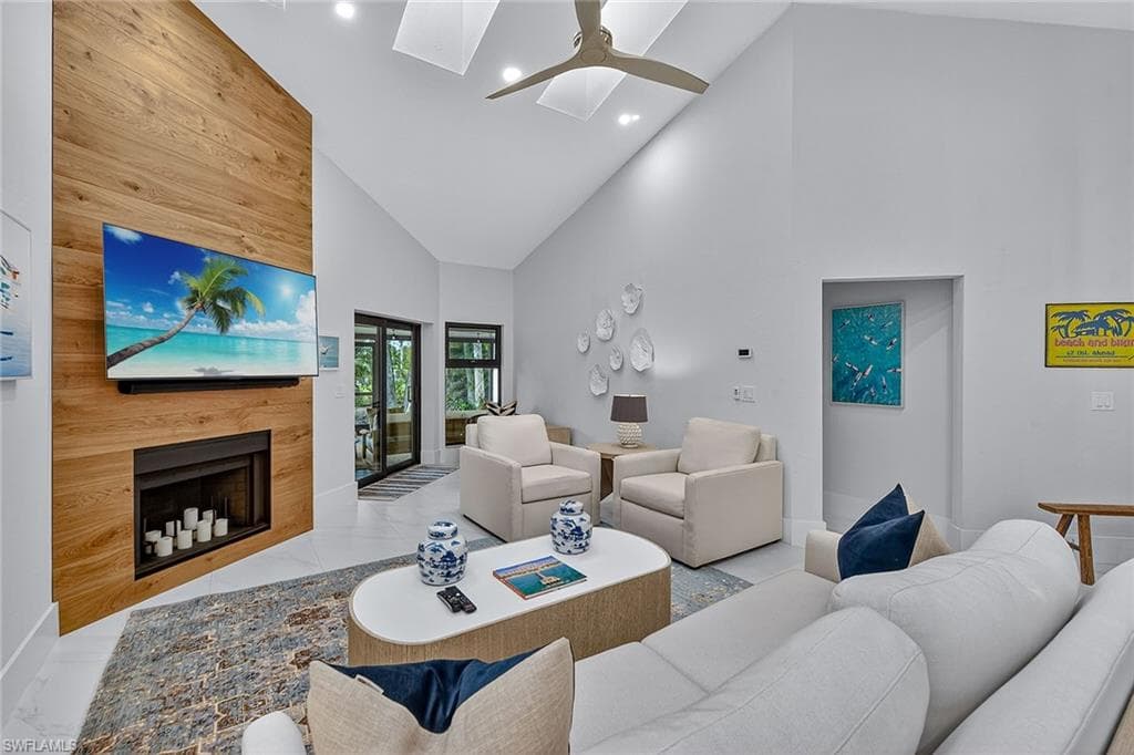 95 Cypress View DR NAPLES, FL 34113