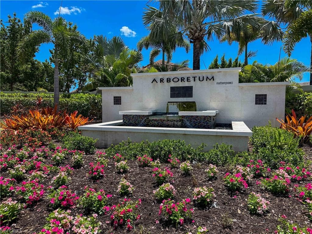 4551 Arboretum Circle 202 NAPLES, FL 34112