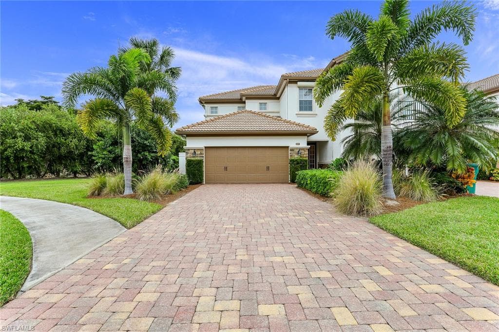 8023 Players Cove DR 6-101 NAPLES, FL 34113