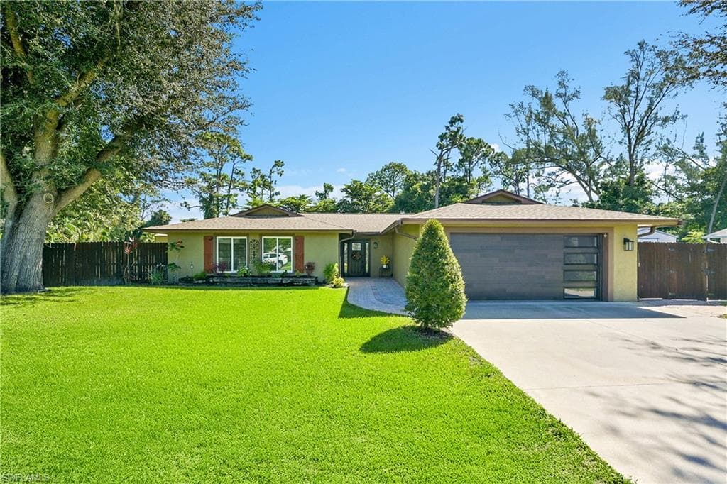 2474 King Arthurs CT FORT MYERS, FL 33912