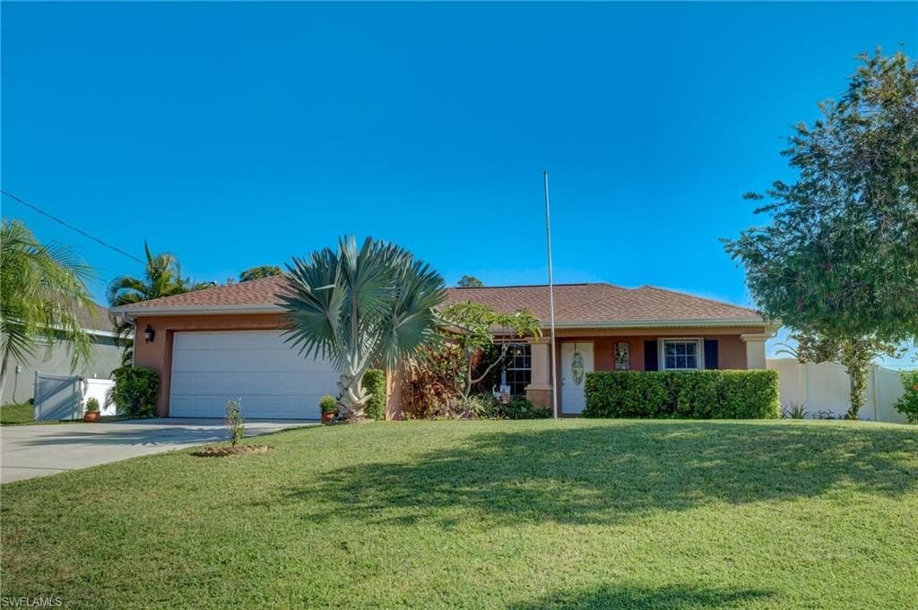 3417 Gator CIR CAPE CORAL, FL 33909
