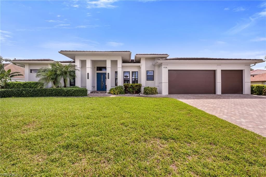 11728 Lady Anne CIR CAPE CORAL, FL 33991