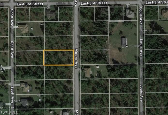217 Moore AVE LEHIGH ACRES, FL 33936