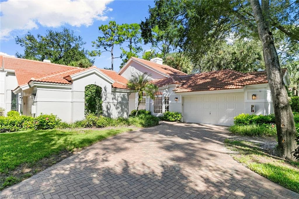 101 Amblewood LN 1-104 NAPLES, FL 34105