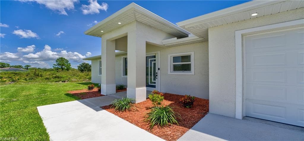 752 Cardinal ST E LEHIGH ACRES, FL 33974