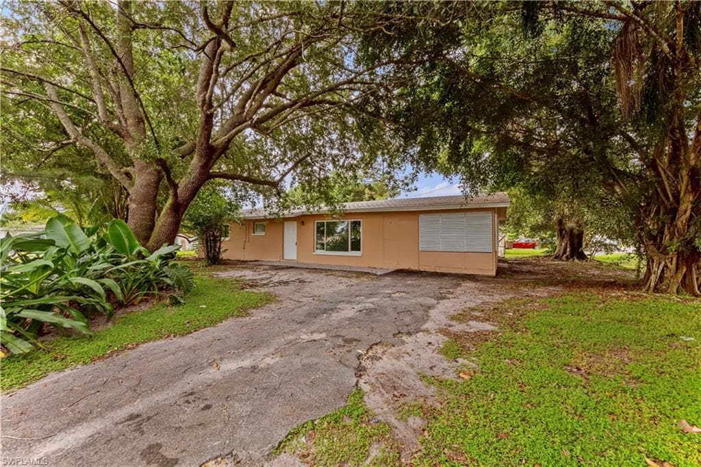206 Leeland Heights BLVD W LEHIGH ACRES, FL 33936
