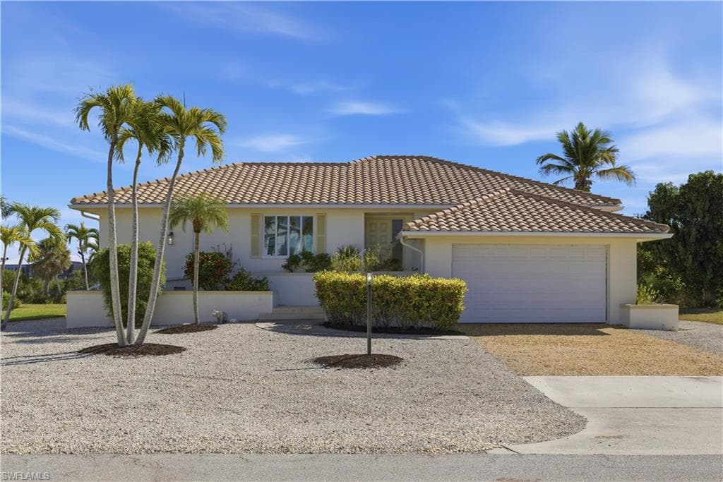 1235 Par View DR SANIBEL, FL 33957