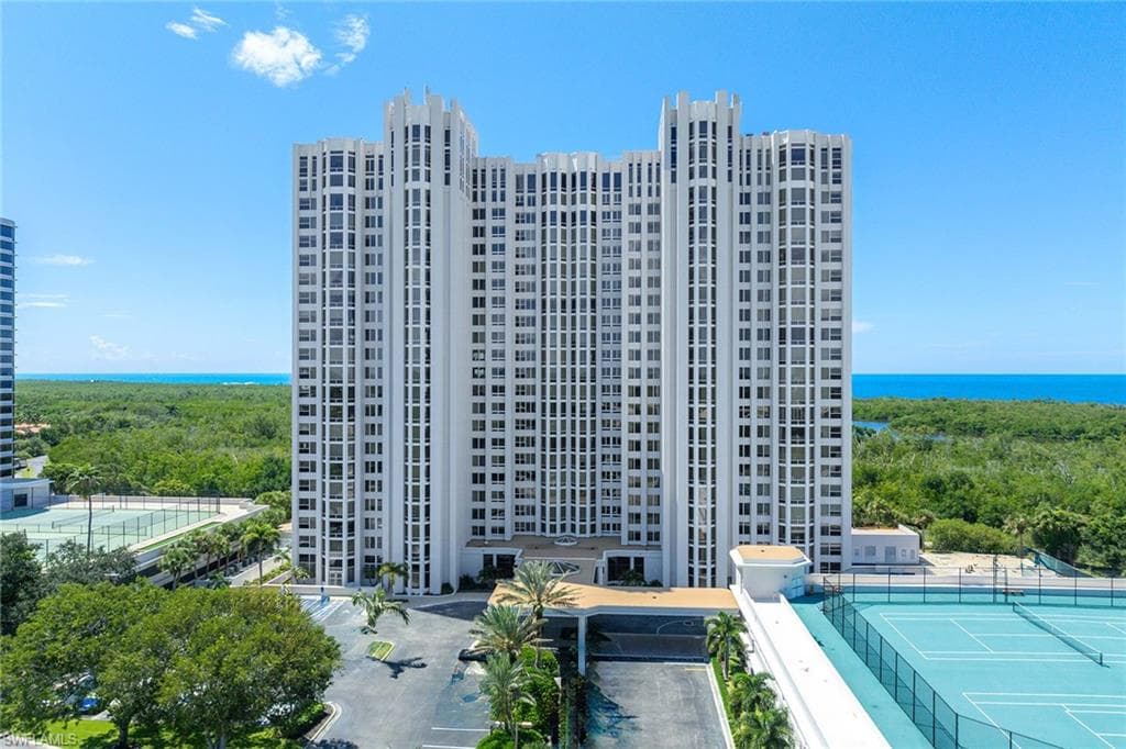 6849 Grenadier BLVD 1004 NAPLES, FL 34108