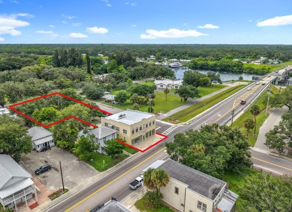 390 N Bridge ST LABELLE, FL 33935