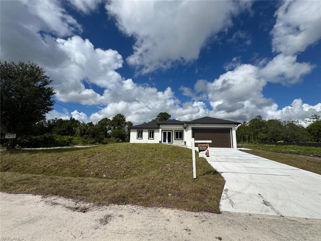 1203 Oak AVE LEHIGH ACRES, FL 33972