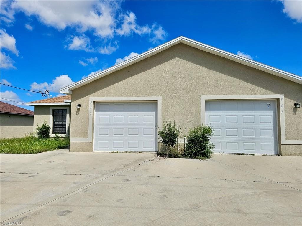 545 SE 4th TER CAPE CORAL, FL 33990