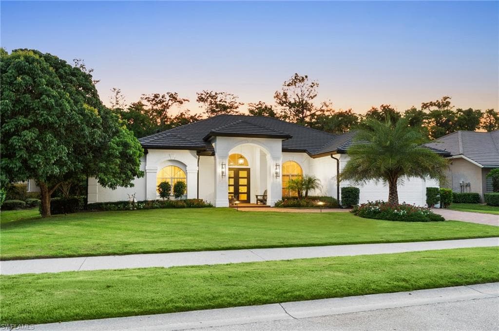 6689 MILL RUN CIR NAPLES, FL 34109