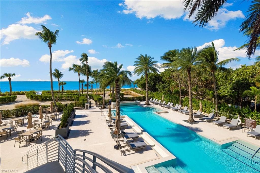 11125 Gulf Shore DR PH-7 NAPLES, FL 34108