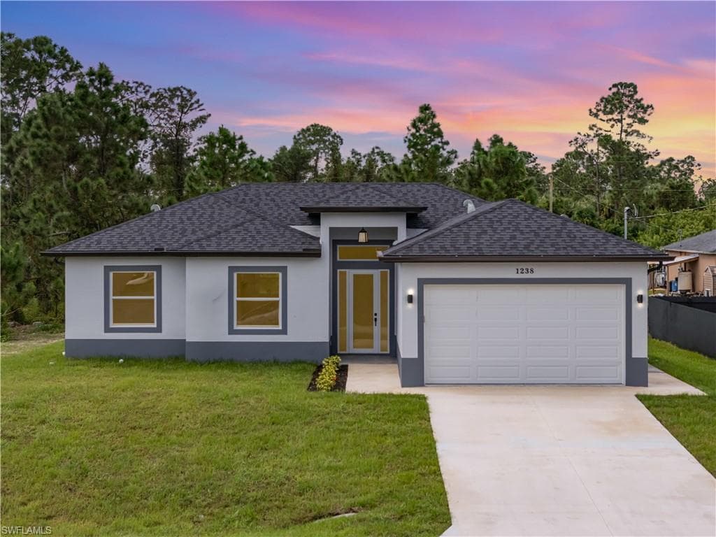 1238 County ST E LEHIGH ACRES, FL 33974