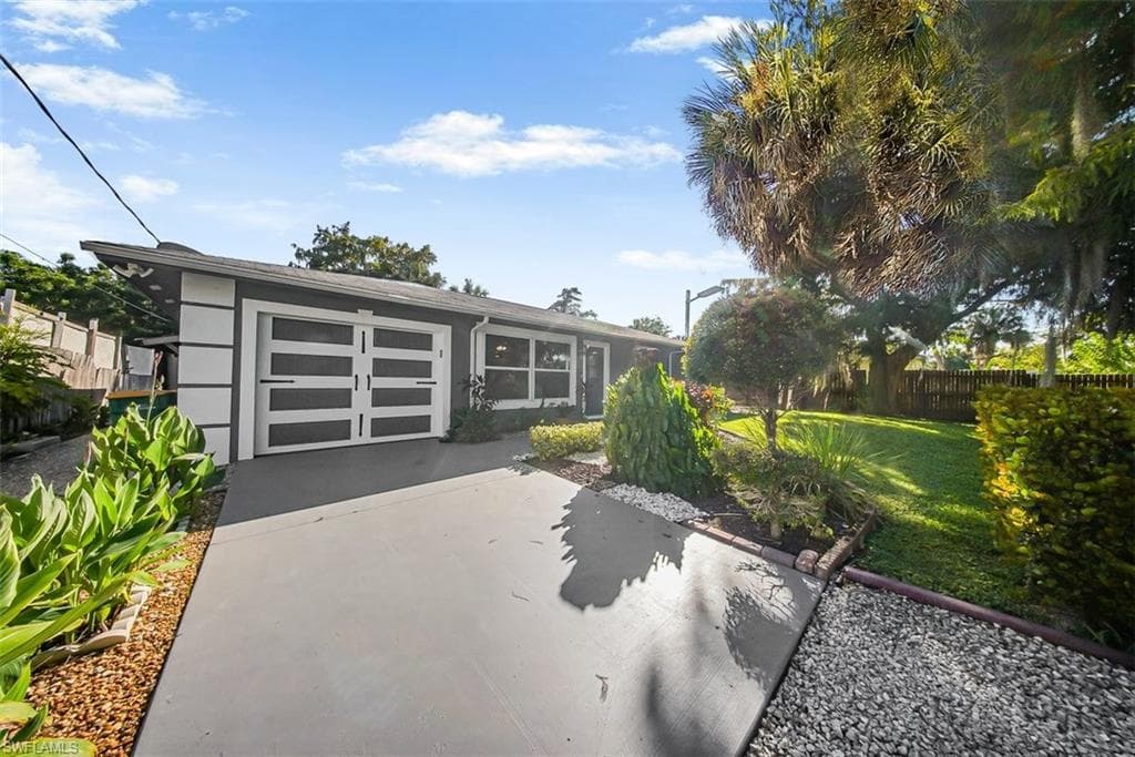 2130 Golden Gate BLVD W NAPLES, FL 34120