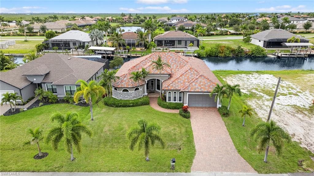 828 NW 39th AVE CAPE CORAL, FL 33993