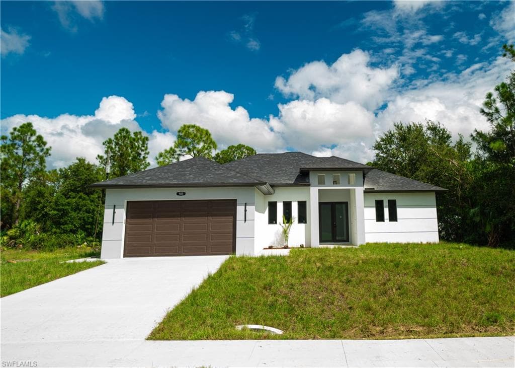 905 E 6th ST LEHIGH ACRES, FL 33972