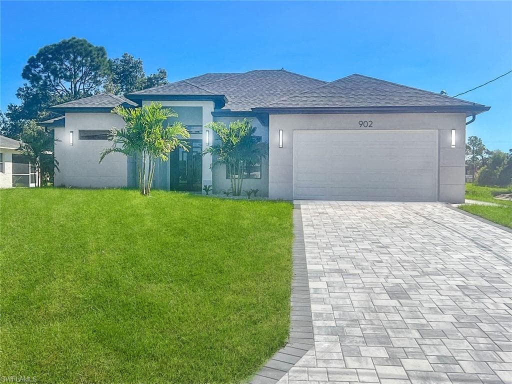902 Alaska AVE LEHIGH ACRES, FL 33971