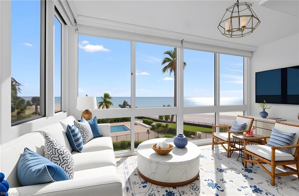 2121 Gulf Shore BLVD N 203 NAPLES, FL 34102