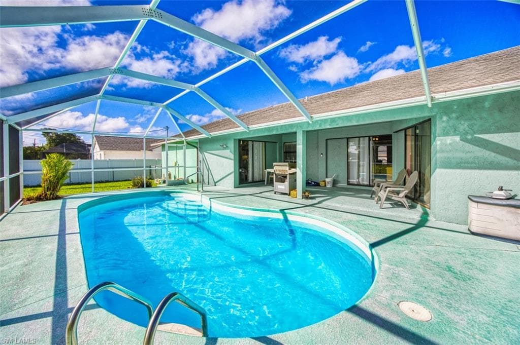 707 SE 9th PL CAPE CORAL, FL 33990