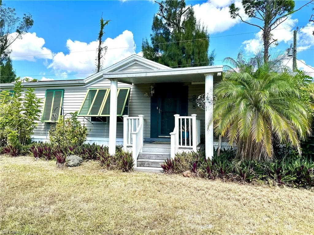 19621 Tamiami TRL 31 NORTH FORT MYERS, FL 33903