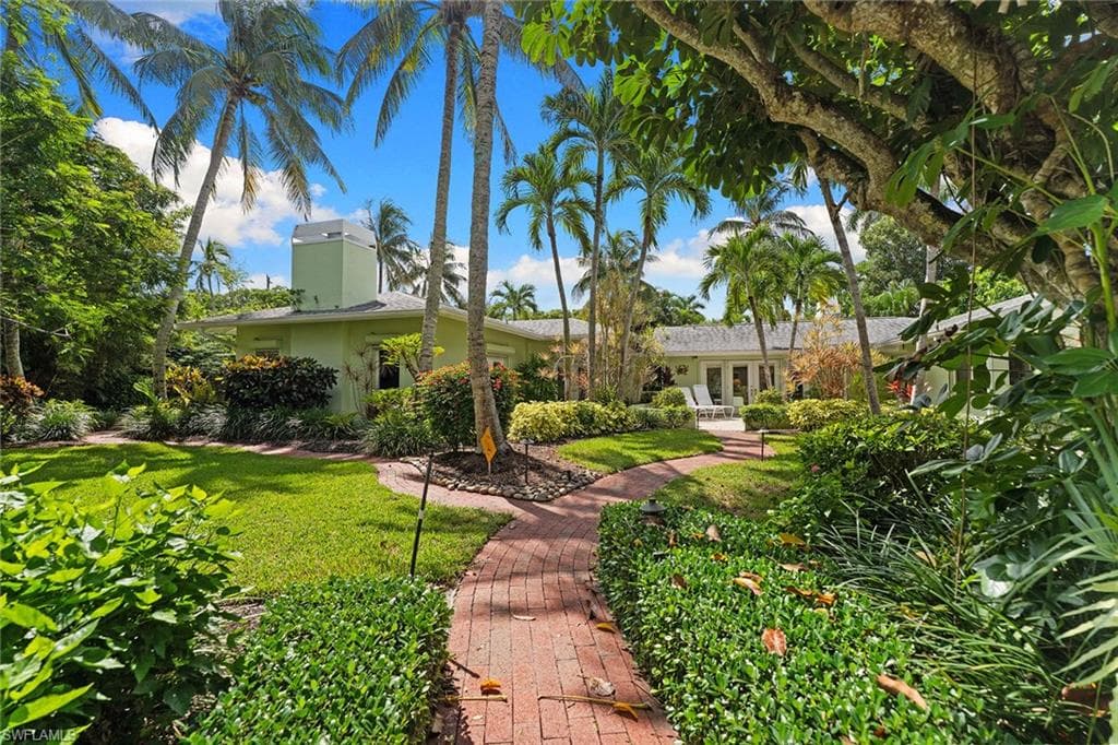 280 4th AVE N NAPLES, FL 34102
