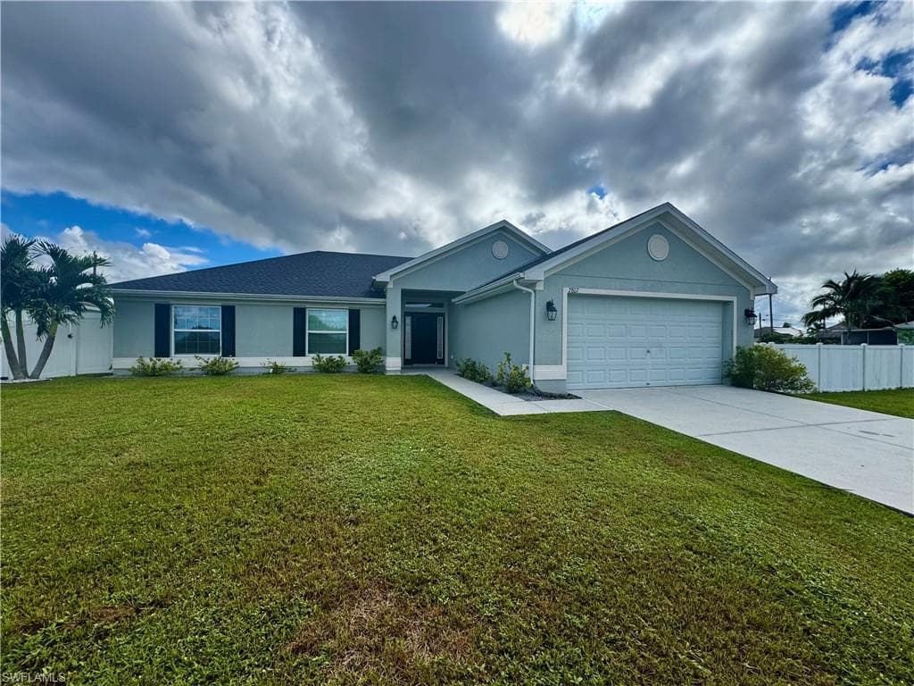2807 NE 1st PL CAPE CORAL, FL 33909