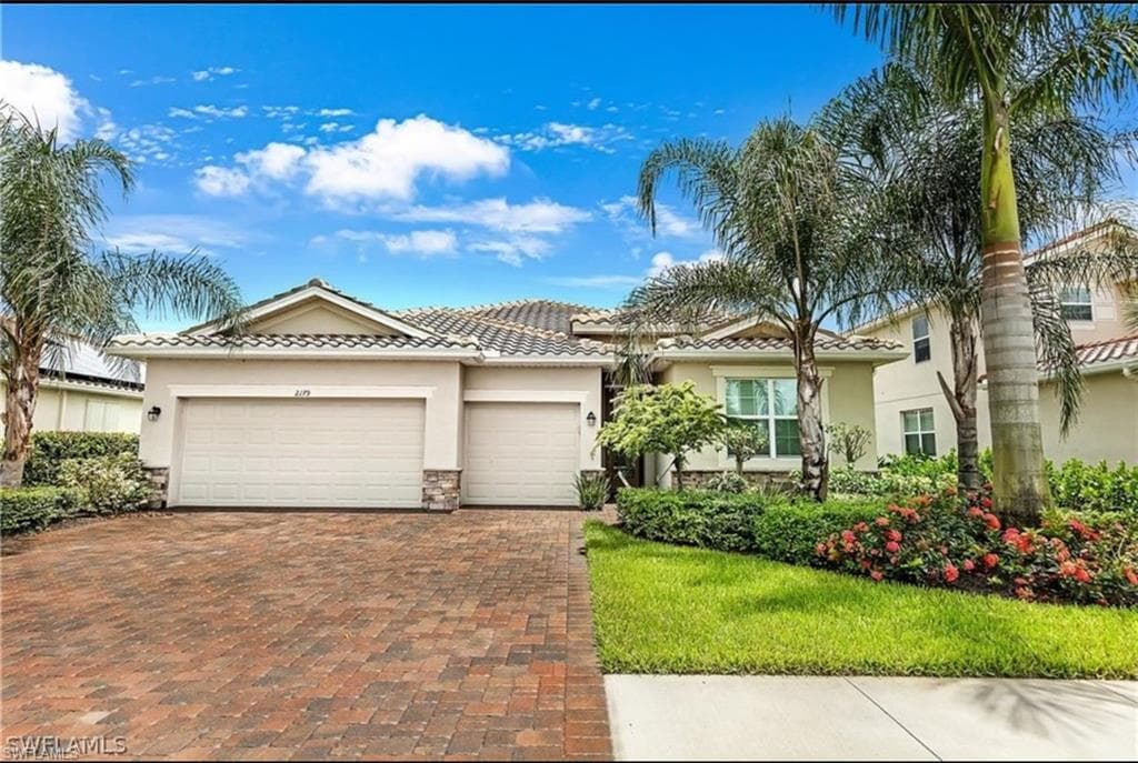 2179 Vermont LN NAPLES, FL 34120
