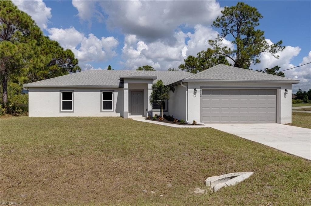 2100 15th ST LEHIGH ACRES, FL 33972