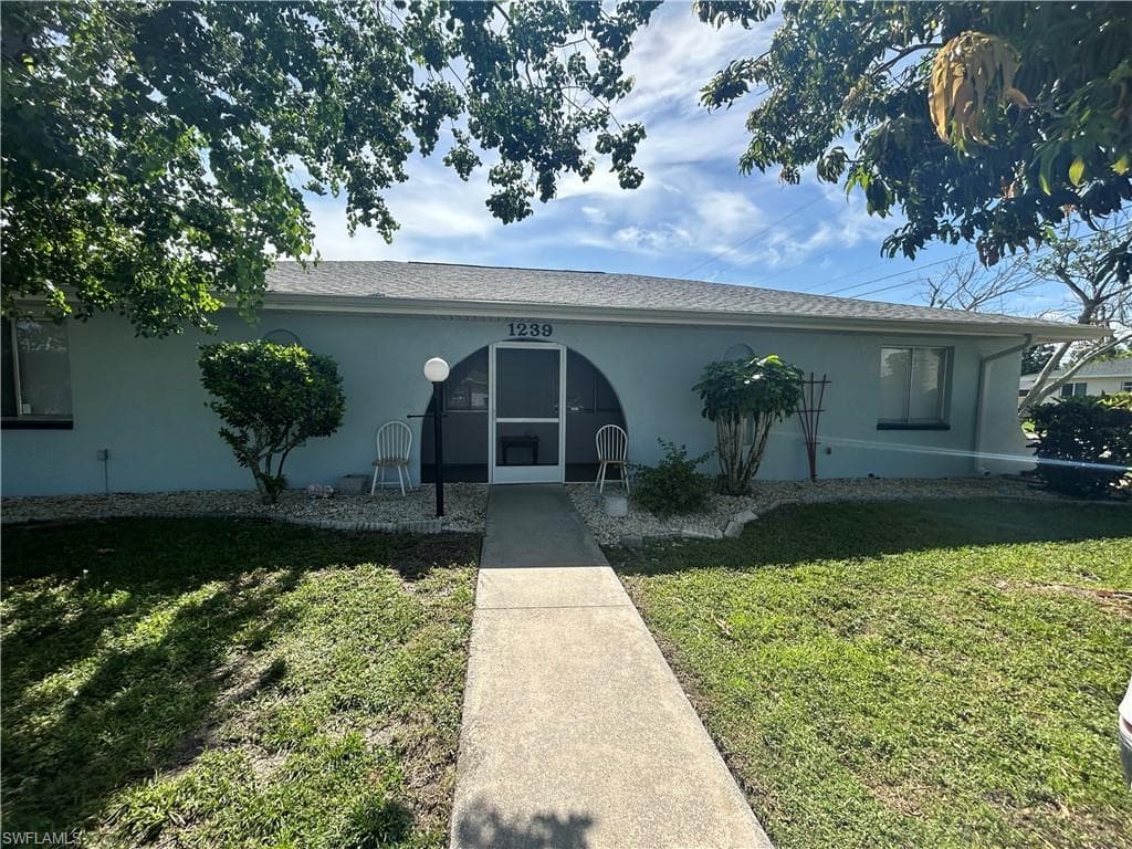 1239 SE 23rd PL Right side CAPE CORAL, FL 33990
