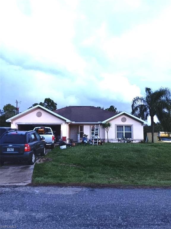 2402 11th ST LEHIGH ACRES, FL 33936