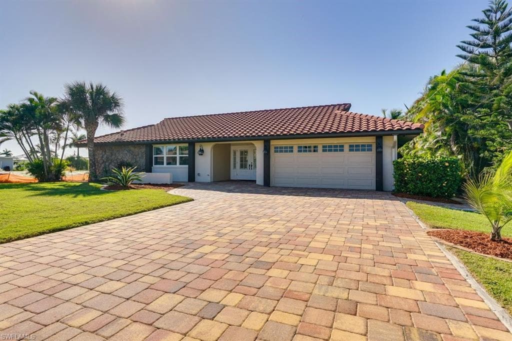 6359 Plumosa AVE FORT MYERS, FL 33908