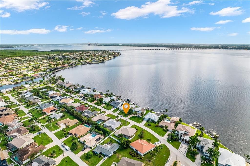 2920 SE 22nd PL CAPE CORAL, FL 33904