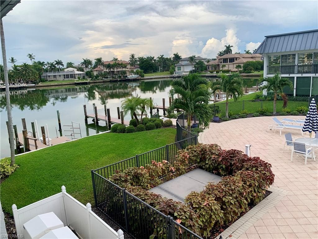 333 Harbour DR 211 NAPLES, FL 34103