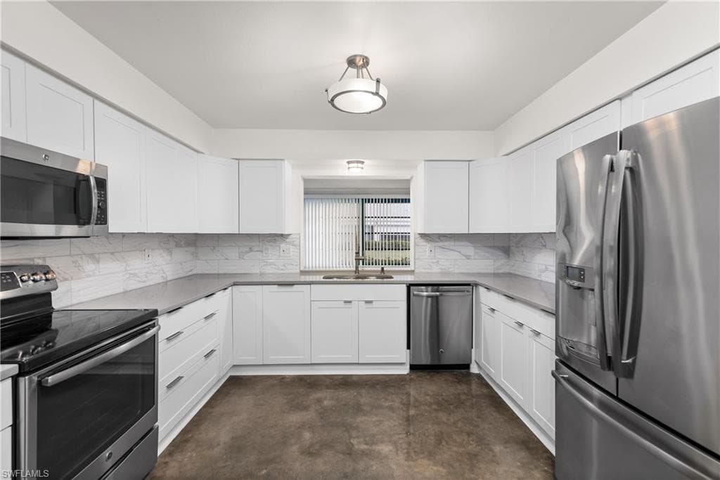 1331 S Brandywine CIR FORT MYERS, FL 33919