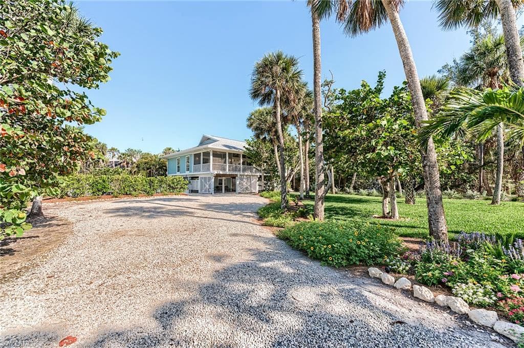 2612 Coconut DR SANIBEL, FL 33957