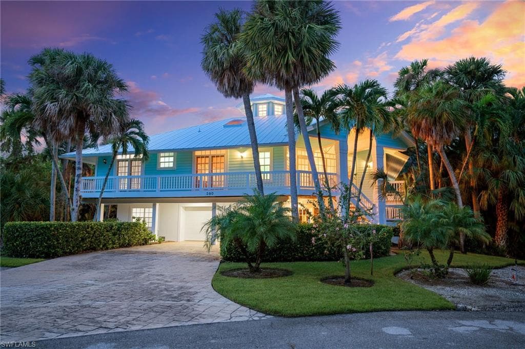 380 Periwinkle CT MARCO ISLAND, FL 34145