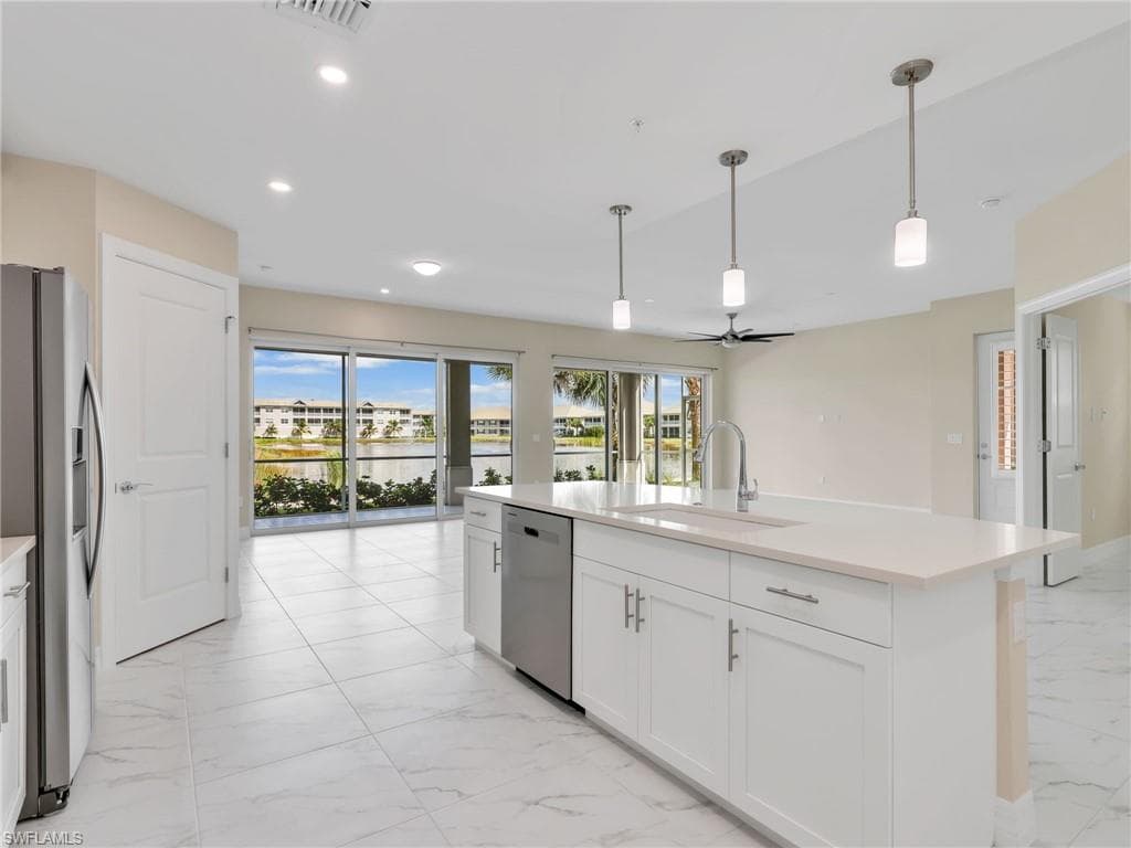257 Indies Dr E 102 NAPLES, FL 34114