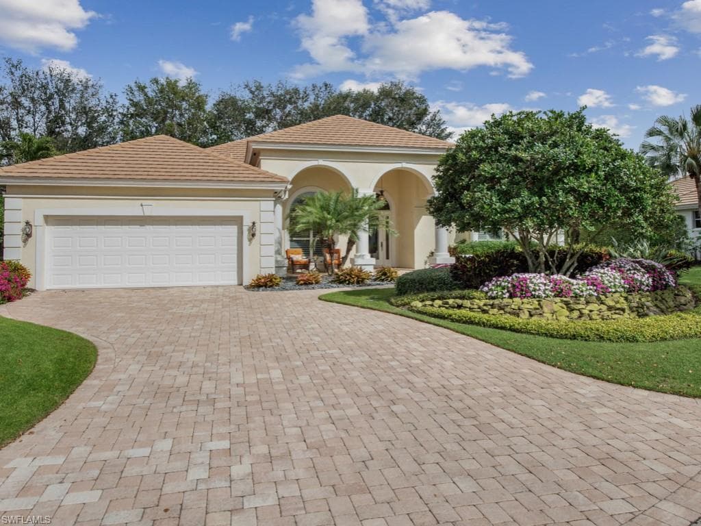 762 Lynnmore LN E NAPLES, FL 34108