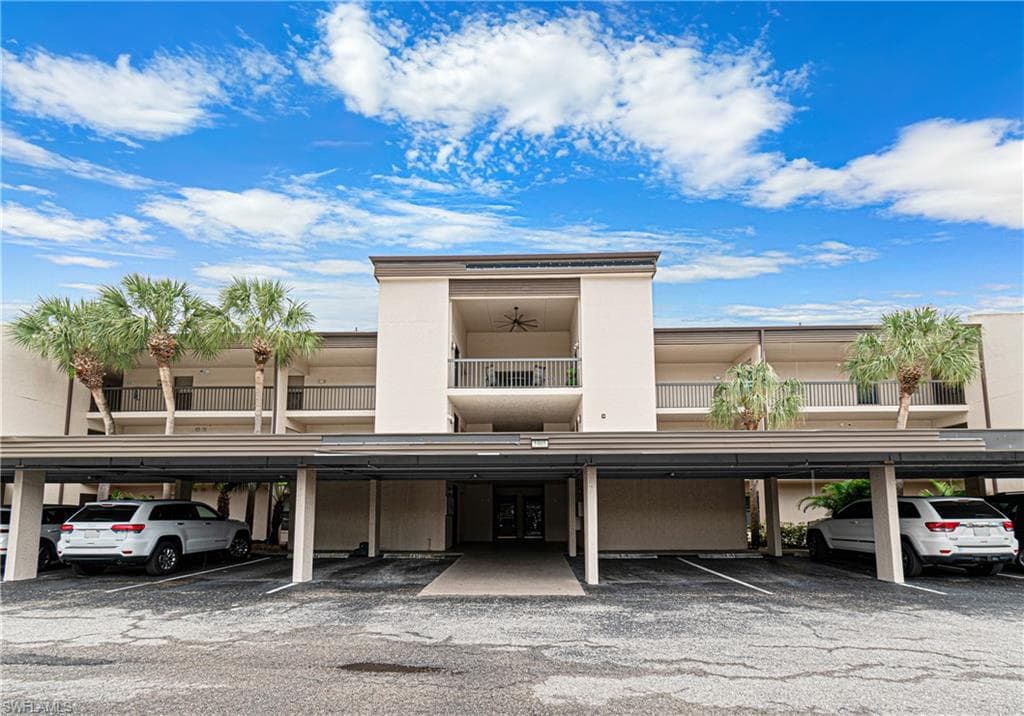 5905 Trailwinds DR 824 FORT MYERS, FL 33907