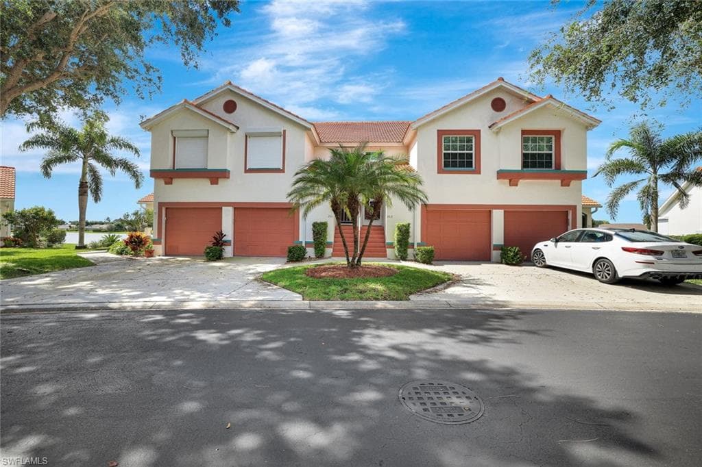 613 Windsor SQ 101 NAPLES, FL 34104