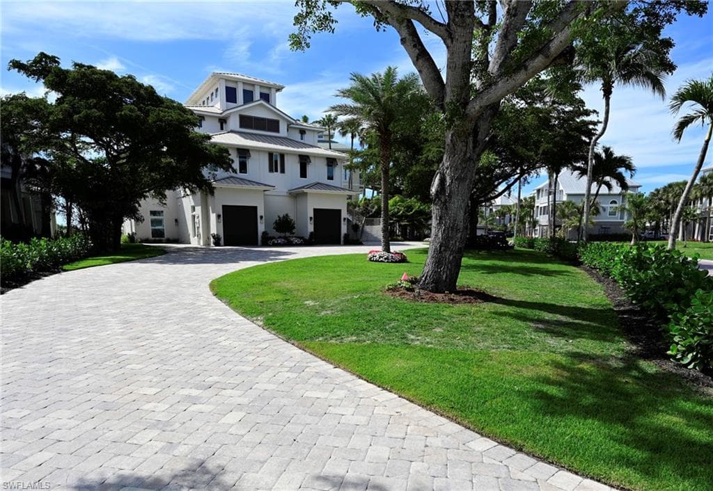 104 Anguilla LN BONITA SPRINGS, FL 34134