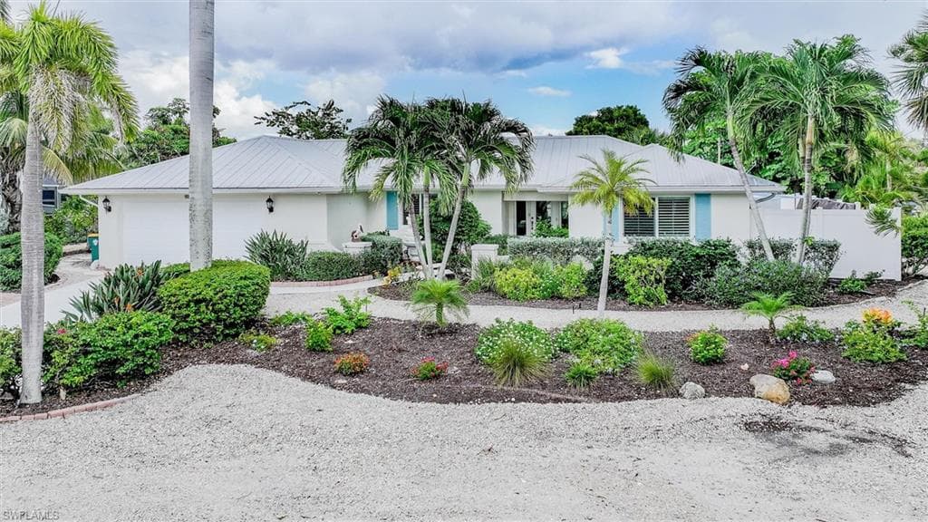 930 Lindgren BLVD SANIBEL, FL 33957