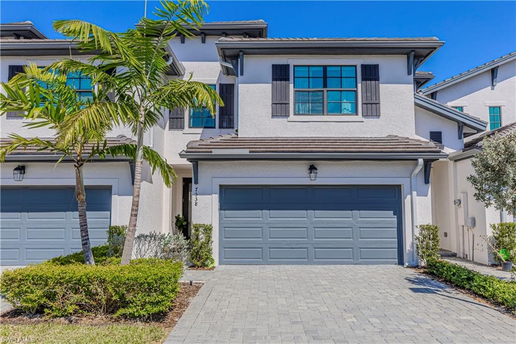 7538 Rockefeller DR NAPLES, FL 34119