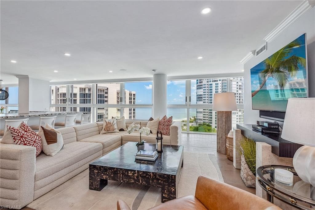 4041 Gulf Shore BLVD N 1407 NAPLES, FL 34103
