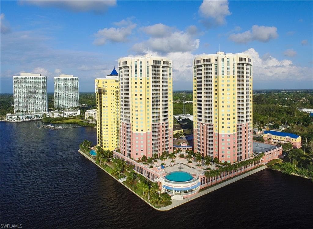 2743 1st ST 2203 FORT MYERS, FL 33916