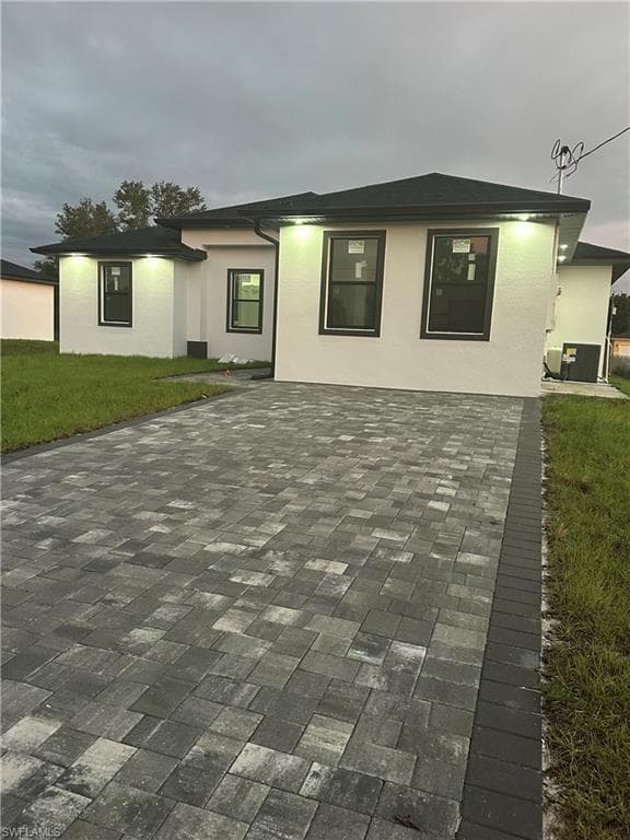 4011 33RD ST LEHIGH ACRES, FL 33976