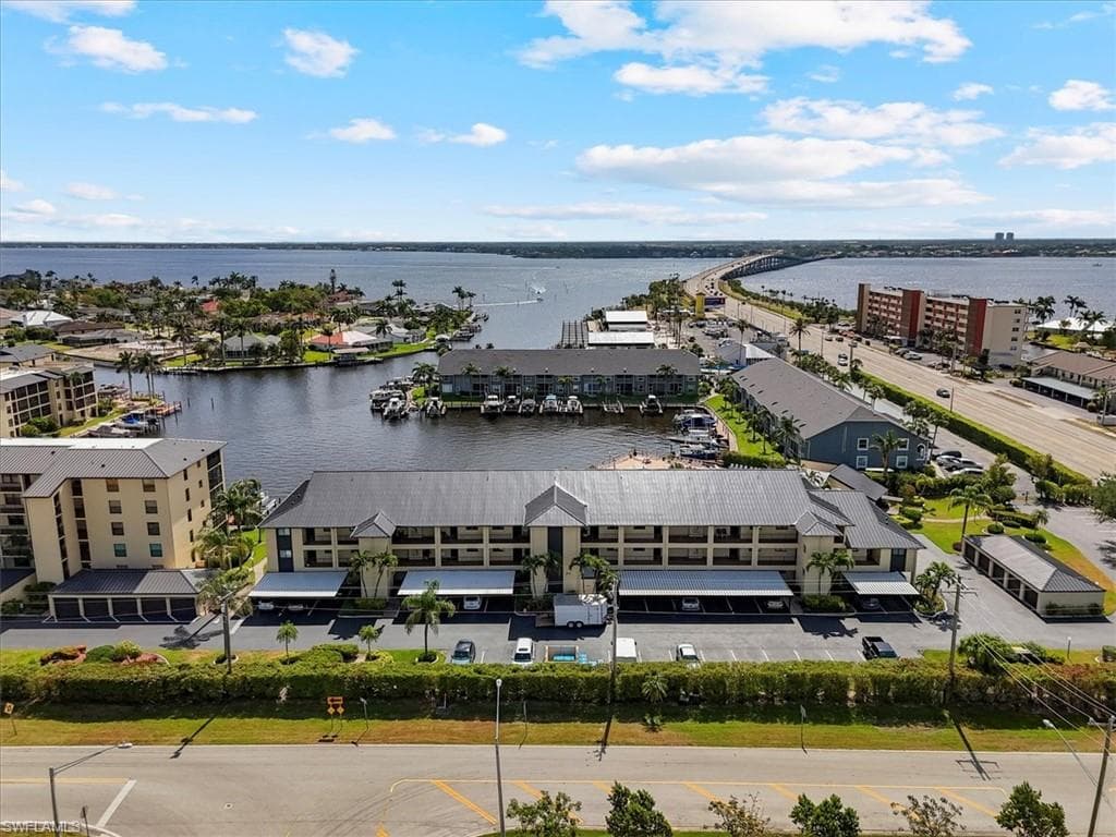 4719 SE 17th PL 208 CAPE CORAL, FL 33904