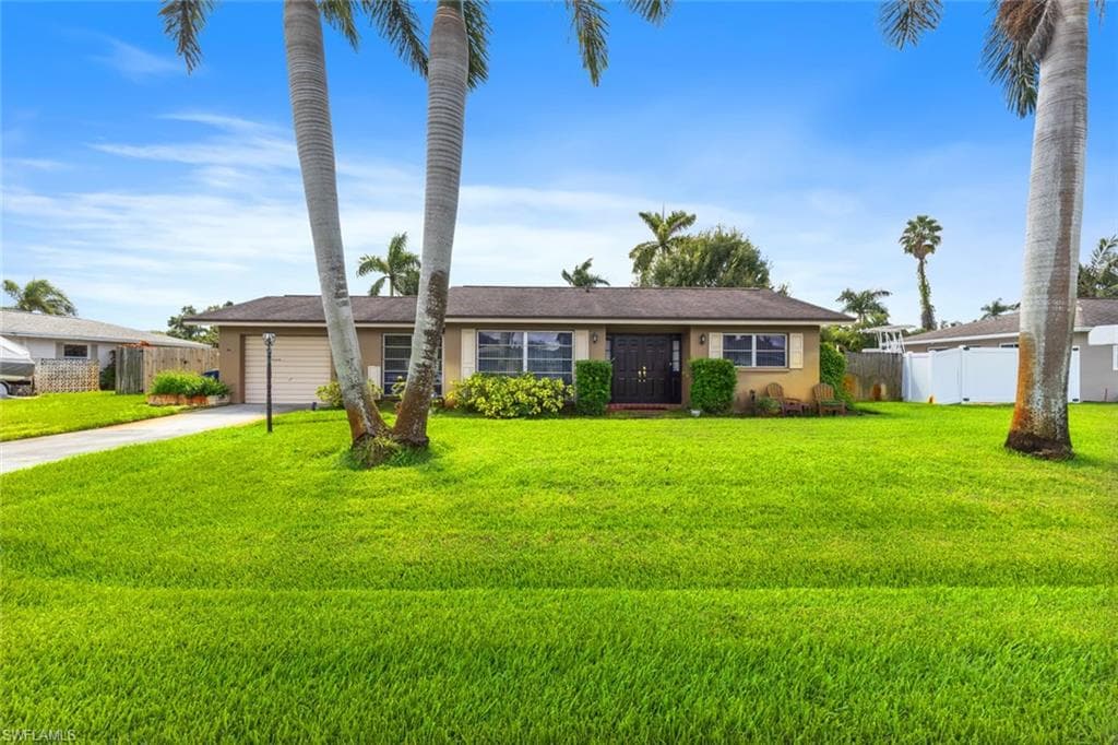 2424 Kent AVE FORT MYERS, FL 33907