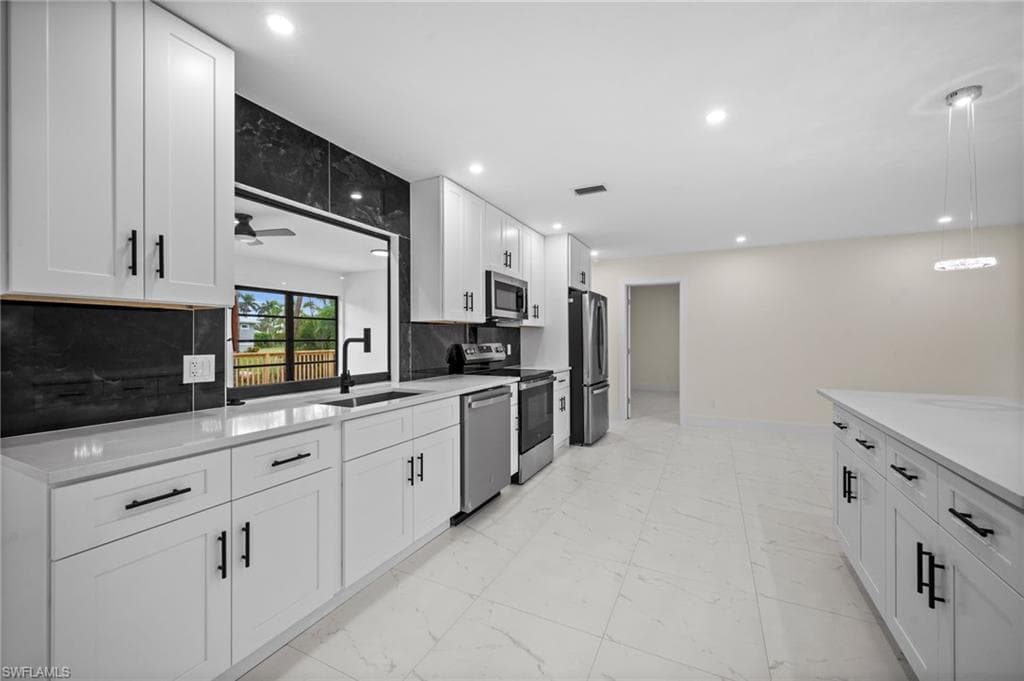 14725 Kimberly LN FORT MYERS, FL 33908